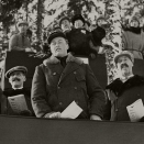 Kong Haakon, Dronning Maud og Kronprins Olav på tribunen 1923. Foto: Sport & General Press Agency Ltd., De kongelige samlinger
